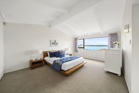Photo of property in 33 William Bryan Drive, Half Moon Bay, Auckland, 2012