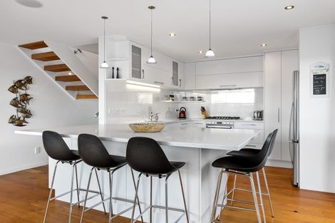 Photo of property in 1/26 Manly Esplanade, Browns Bay, Auckland, 0630