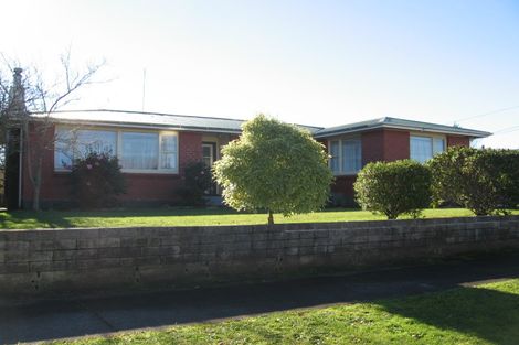 Photo of property in 10 Piper Place, Roslyn, Palmerston North, 4414
