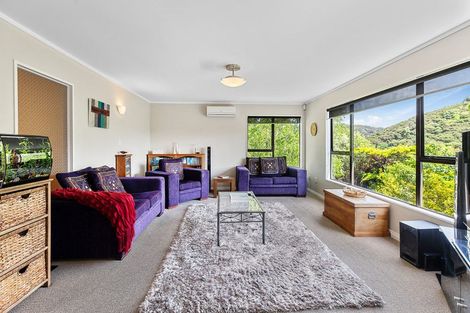 Photo of property in 32b Sailmaker Close, Whitby, Porirua, 5024