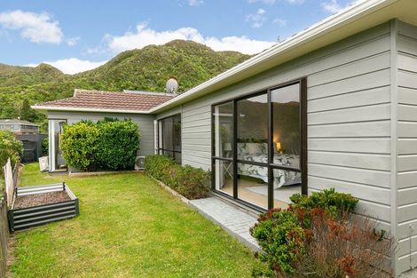 Photo of property in 49 Satara Crescent, Khandallah, Wellington, 6035