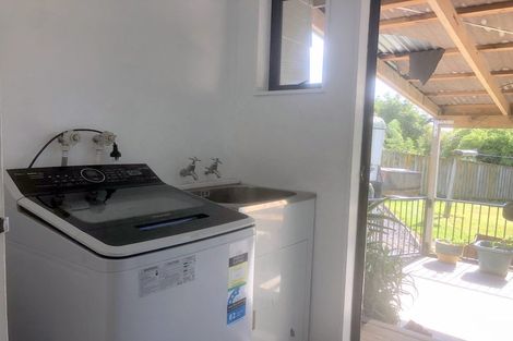 Photo of property in 16 Holt Place, Waipukurau, 4200