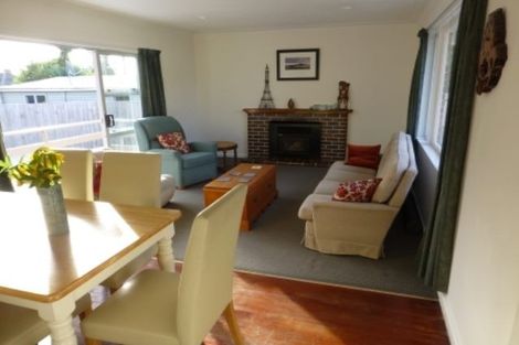 Photo of property in 2 Creamer Avenue, Belmont, Auckland, 0622