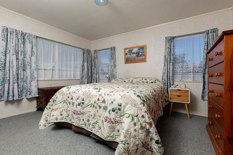 Photo of property in 14 Miriam Corban Heights, Henderson, Auckland, 0612