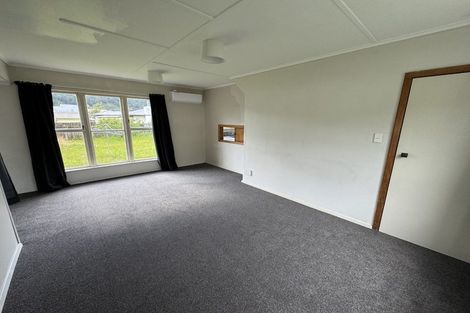 Photo of property in 7 Wainhouse Street, Stokes Valley, Lower Hutt, 5019