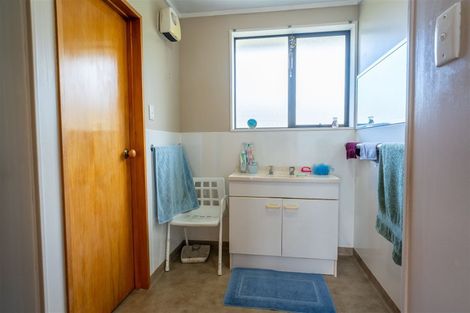 Photo of property in 16 Semple Street, Kakanui, Oamaru, 9495