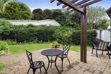 Photo of property in 2/8 Tobago Place, Sunnynook, Auckland, 0620
