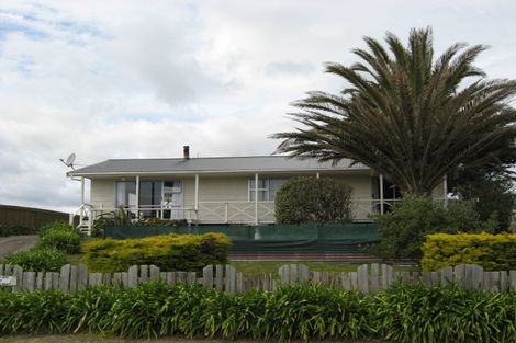 Photo of property in 54 Sarah Street, Waikawa Beach, Levin, 5573