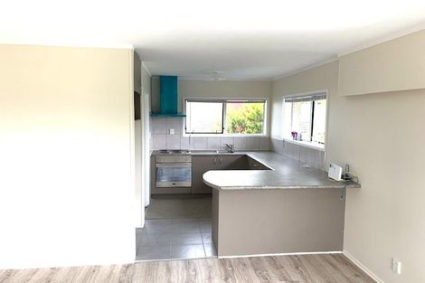 Photo of property in 1/11 Lancelot Place, Glenfield, Auckland, 0629