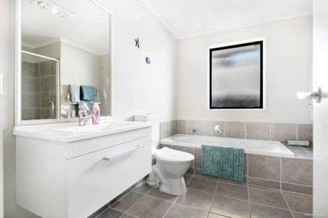 Photo of property in 22 Tokerau Crescent, Pukekohe, 2120