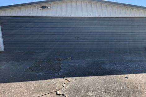 Photo of property in 17 Newall Avenue, Bryndwr, Christchurch, 8052