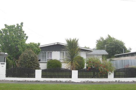 Photo of property in 15 Colesbury Street, Bishopdale, Christchurch, 8053