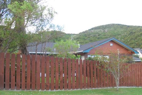 Photo of property in 67 Woodhouse Avenue, Karori, Wellington, 6012