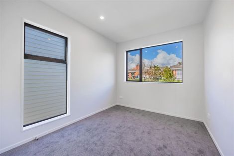 Photo of property in 15 Korokio Lane, Henderson, Auckland, 0612
