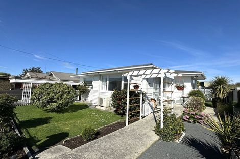 Photo of property in 9 George Street, Balclutha, 9230