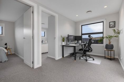 Photo of property in 14 Rotorua Grove, Aotea, Porirua, 5024