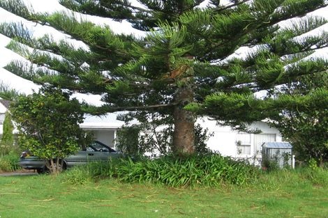 Photo of property in 38 Cyclarama Crescent, Massey, Auckland, 0614