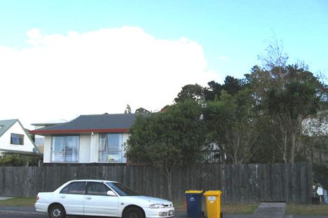 Photo of property in 1/30 Barbados Drive, Unsworth Heights, Auckland, 0632