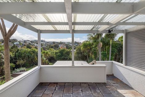 Photo of property in 33 Beulah Avenue, Rothesay Bay, Auckland, 0630