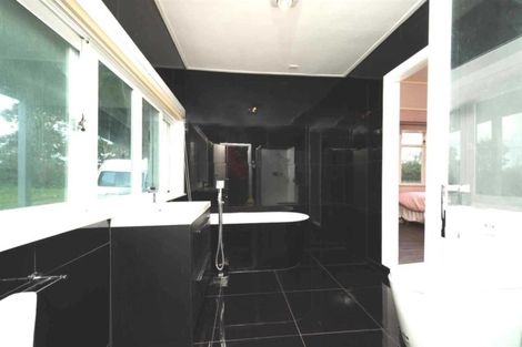 Photo of property in 130 Te Pua School Road, Helensville, 0875