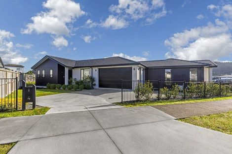 Photo of property in 7 Paihere Street, Huapai, Kumeu, 0810