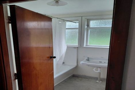 Photo of property in 4 Hereford Street, Cannons Creek, Porirua, 5024