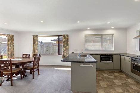 Photo of property in 16 Orlando Way, Kelvin Grove, Palmerston North, 4414