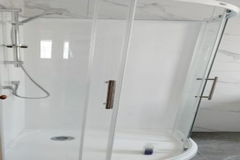 Photo of property in 9 Waiohua Road, Greenlane, Auckland, 1061