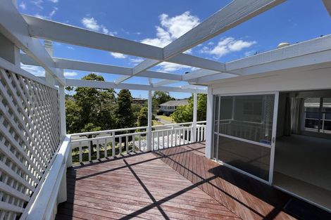 Photo of property in 27 Halberg Street, Glenfield, Auckland, 0629