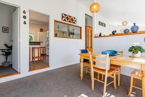 Photo of property in 607 Blockhouse Bay Road, Blockhouse Bay, Auckland, 0600