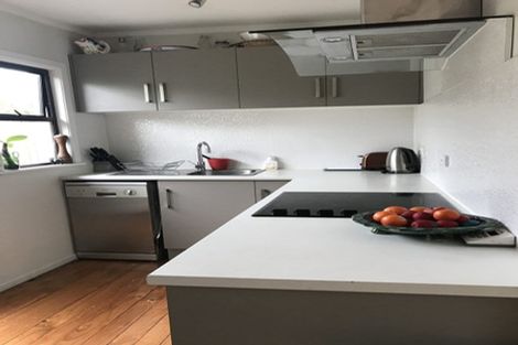 Photo of property in 2/25 Birchfield Road, Hauraki, Auckland, 0622