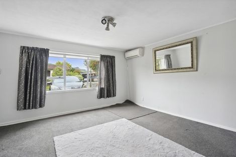 Photo of property in 18 Brightwater Crescent, Totara Park, Upper Hutt, 5018