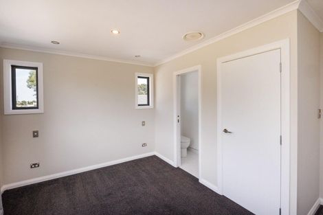 Photo of property in 7 Tower Place, Fitzherbert, Palmerston North, 4410