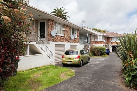 Photo of property in 2/25a Mount Albert Road, Mount Albert, Auckland, 1025
