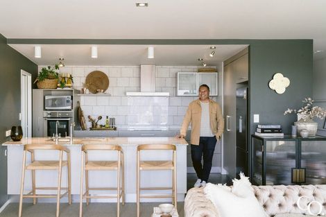 Photo of property in Palm Cove Apartments, 201/6 Tawa Street, Mount Maunganui, 3116