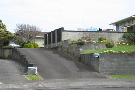 Photo of property in 32 Culzean Grove, Bell Block, New Plymouth, 4312