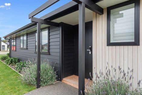 Photo of property in 14 Lewis Way, Cambridge, 3434