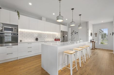 Photo of property in 37 Pohutukawa Parade, Riverhead, 0820