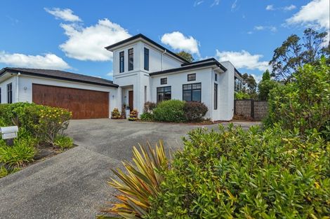 Photo of property in 60 Ruapehu Drive, Fitzherbert, Palmerston North, 4410