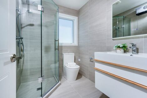 Photo of property in 7b Garadice Road, Rothesay Bay, Auckland, 0630