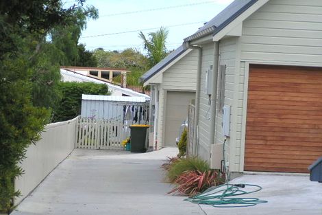 Photo of property in 23a Creamer Avenue, Belmont, Auckland, 0622