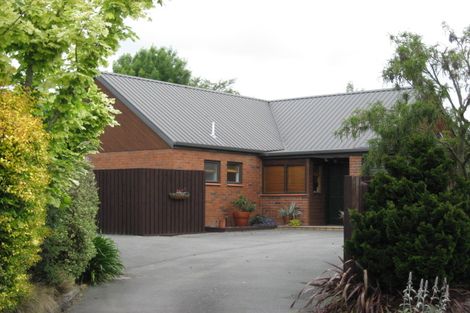 Photo of property in 1/12 Cricklewood Place, Avonhead, Christchurch, 8042