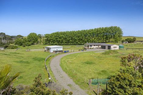 Photo of property in 47 Crosland Road, South Head, Helensville, 0874