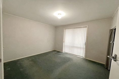 Photo of property in 2 Lendic Avenue, Henderson, Auckland, 0612