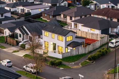 Photo of property in 1 Barrique Road, Kumeu, 0810