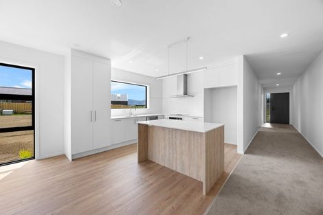 Photo of property in 17 Packer Road, Wanaka, 9382
