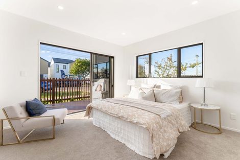 Photo of property in 71a Matipo Road, Te Atatu Peninsula, Auckland, 0610