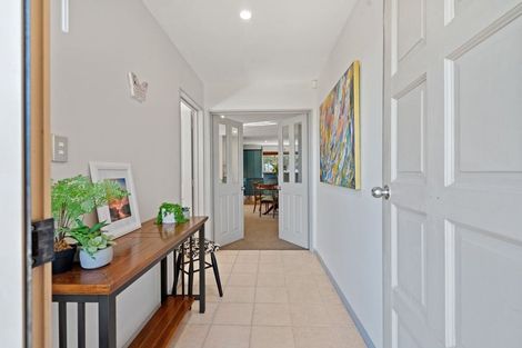 Photo of property in 1 Edgewater Lane, Halswell, Christchurch, 8025