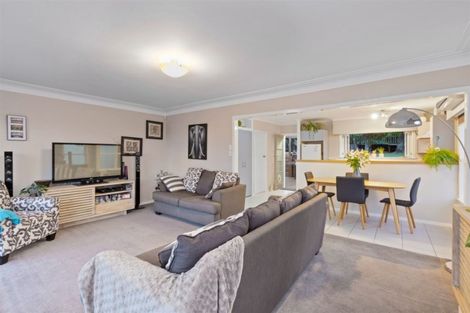 Photo of property in 19 Hartley Terrace, Massey, Auckland, 0614