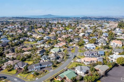 Photo of property in 1/3 Jacanas Place, Unsworth Heights, Auckland, 0632